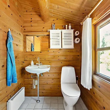 Classic Summer House With Arreso View Vinderod